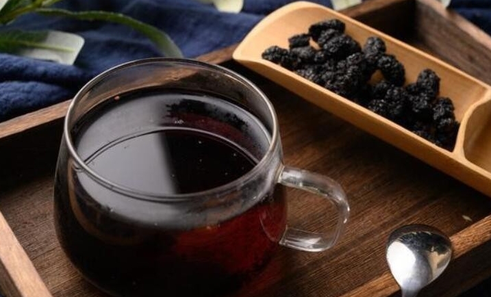 桑葚泡水怎么泡才有科學(xué)？桑葚泡水喝的正確方法和用量