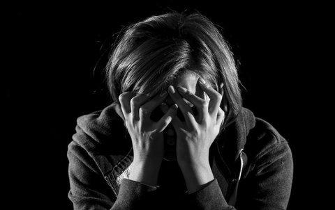 抑郁癥會(huì)遺傳給下一代嗎？抑郁癥遺傳幾率有多大？