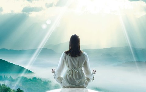 月經(jīng)發(fā)黑有血塊是怎么回事？大姨媽有黑色血塊正常嗎？