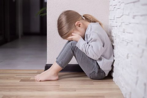 以為正常其實(shí)是長期缺愛的表現(xiàn)：揭秘情感需求的重要性
