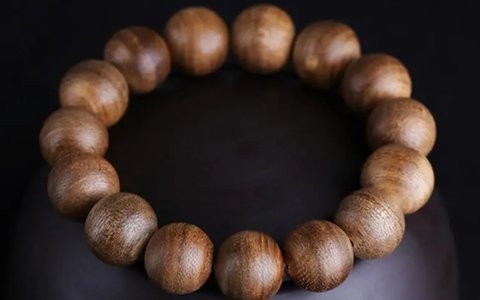 沉香手鏈有什么好處和功效？沉香手鏈的作用與功效